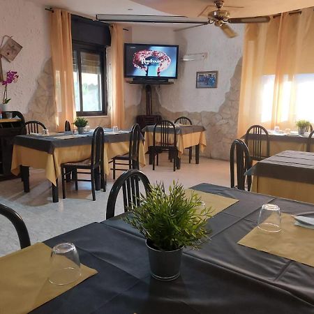 Albergo Ristorante Bar Pizzeria La Lanterna Santi Cosma e Damiano Экстерьер фото